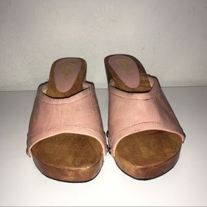 Light pink Candie’s Wooden and Leather Clogs!